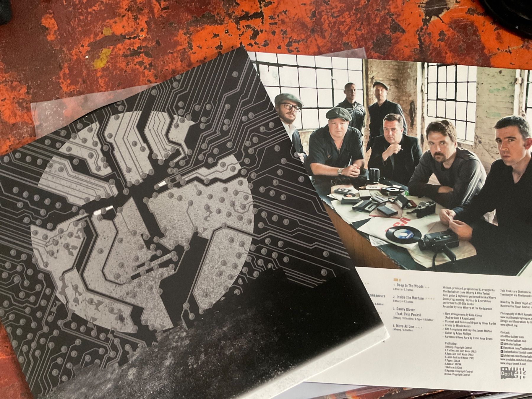 Dischi in vinile: The Herbaliser There were seven 2 LP – Usato da Delémont venduto da vinylfreak01 1