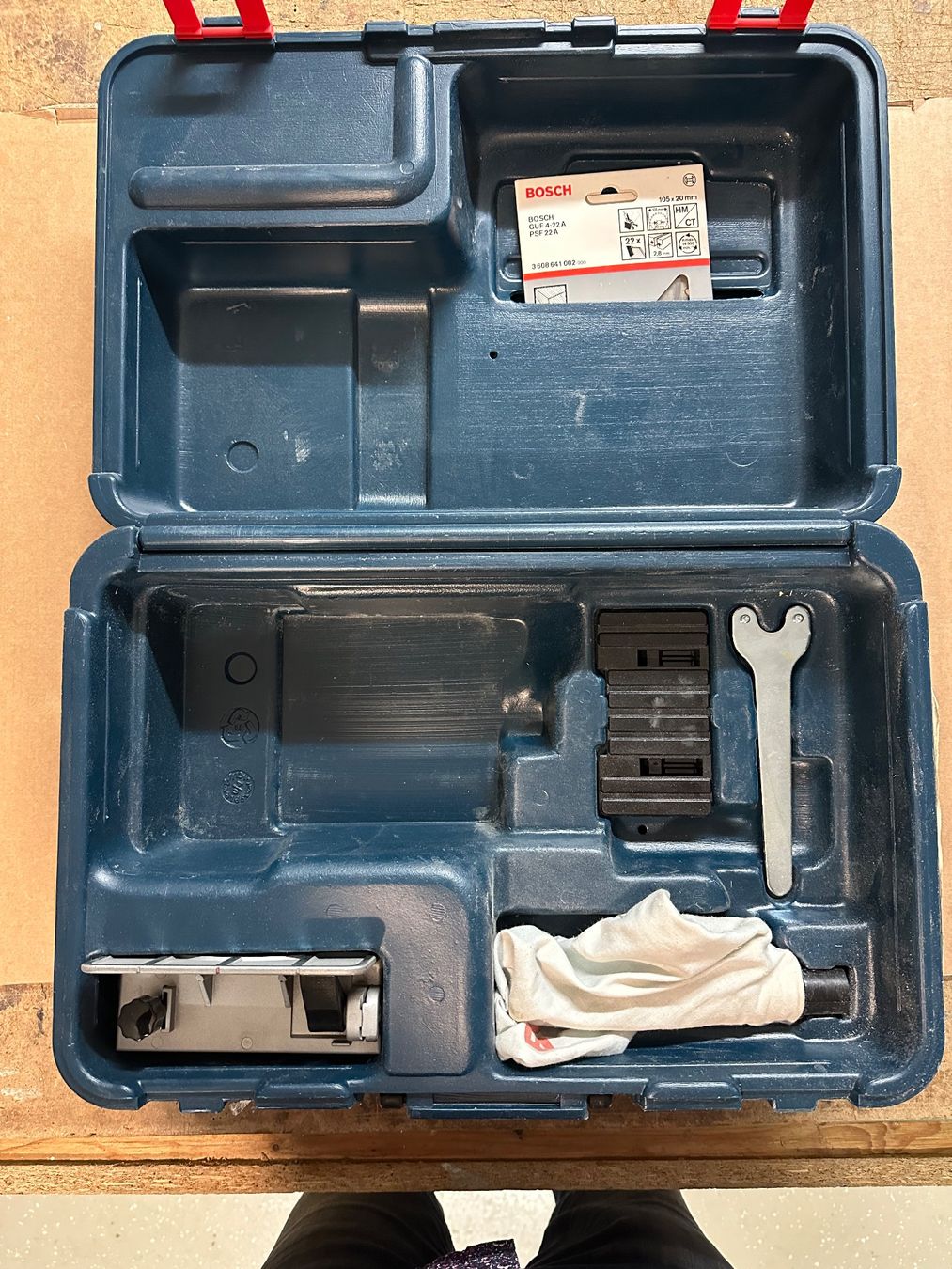 Bosch Alle Werkzeuge: Bosch Professional Universalfräse GFF 22 A – Gebraucht aus Gerlafingen von Mapaho 3