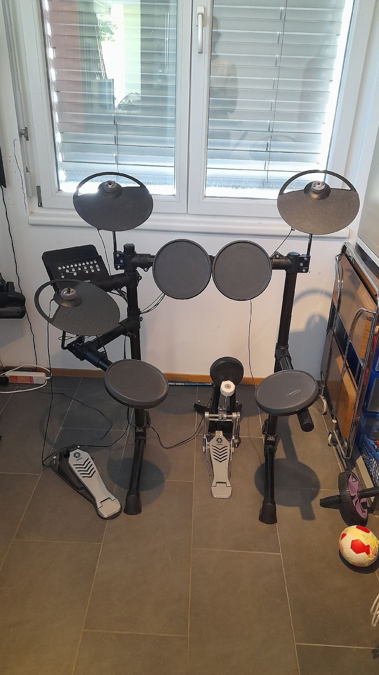 Yamaha Strumenti musicali: Batterie électronique Yamaha DTX état d'usage correct – Usato da st.gallen venduto da the_ly5b 7