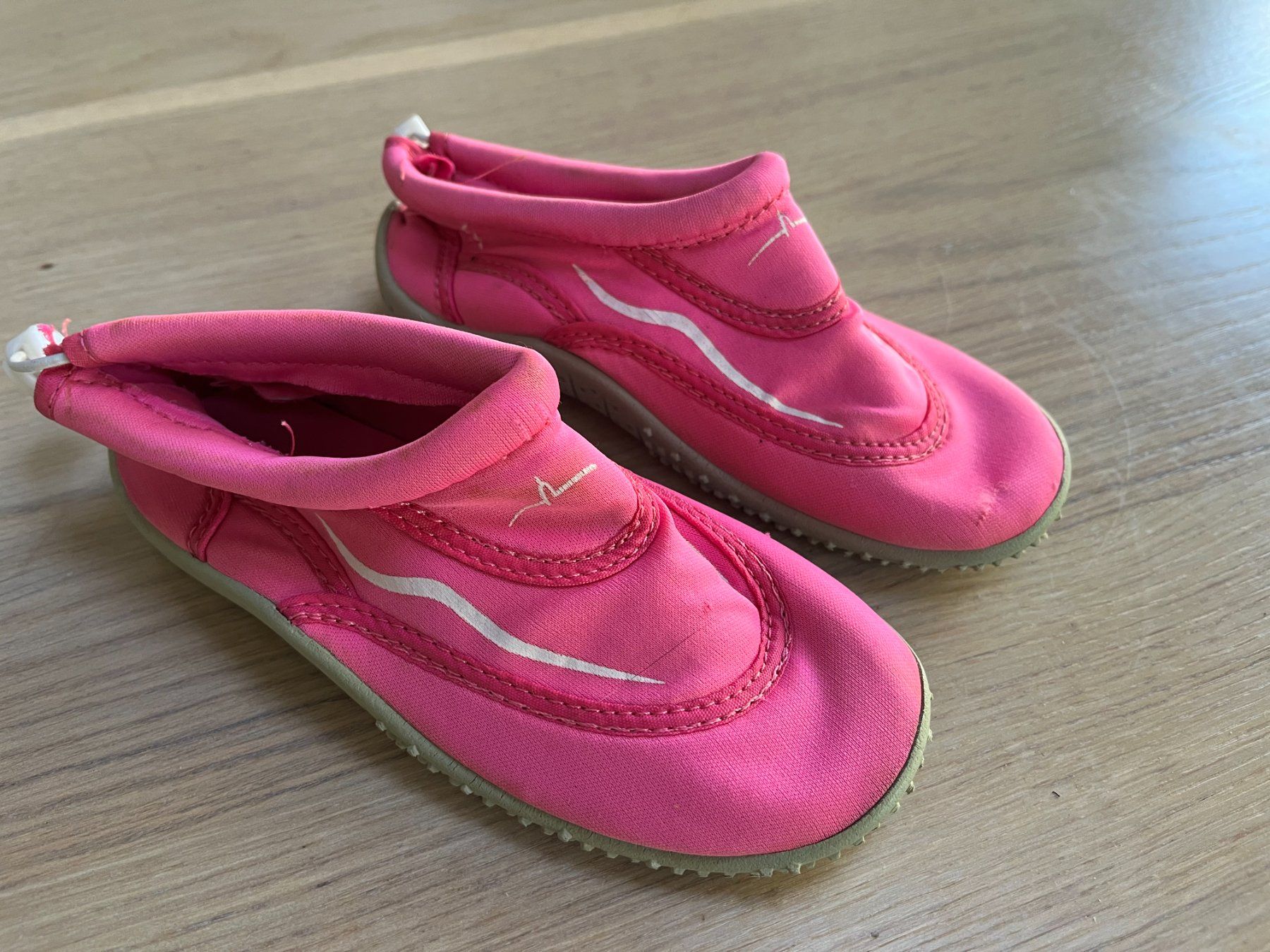 Scarpe per ragazzi: Badeschuhe rosa Blue Fin Gr. 29 – Usato da Oberrieden venduto da mcl_g5vk 1