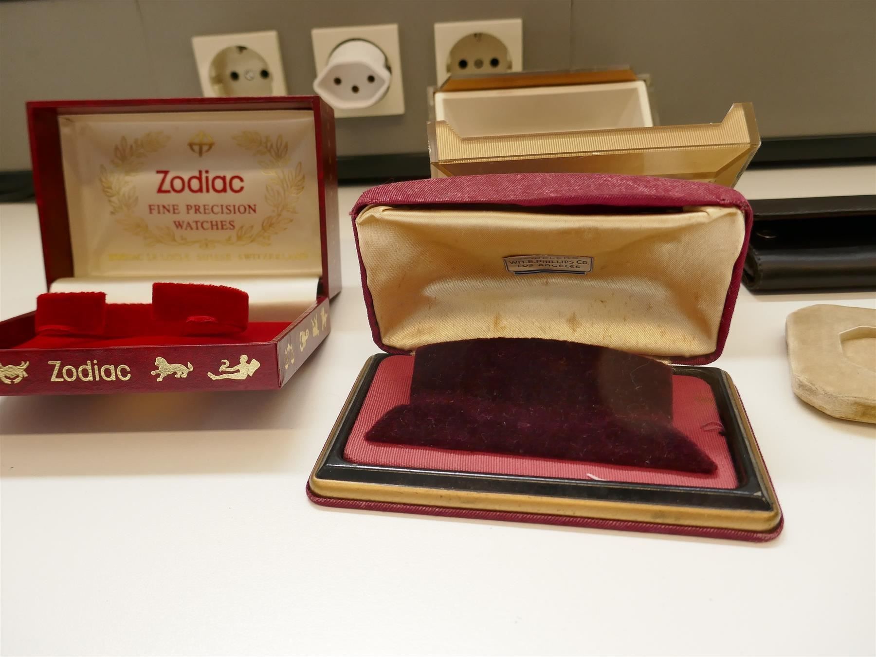 Scatole porta orologi: 5 antike Uhren Schmuck/Boxen – Nuovo e nell'imballaggio originale da Schaffhausen venduto da swisswatches-andmore 1