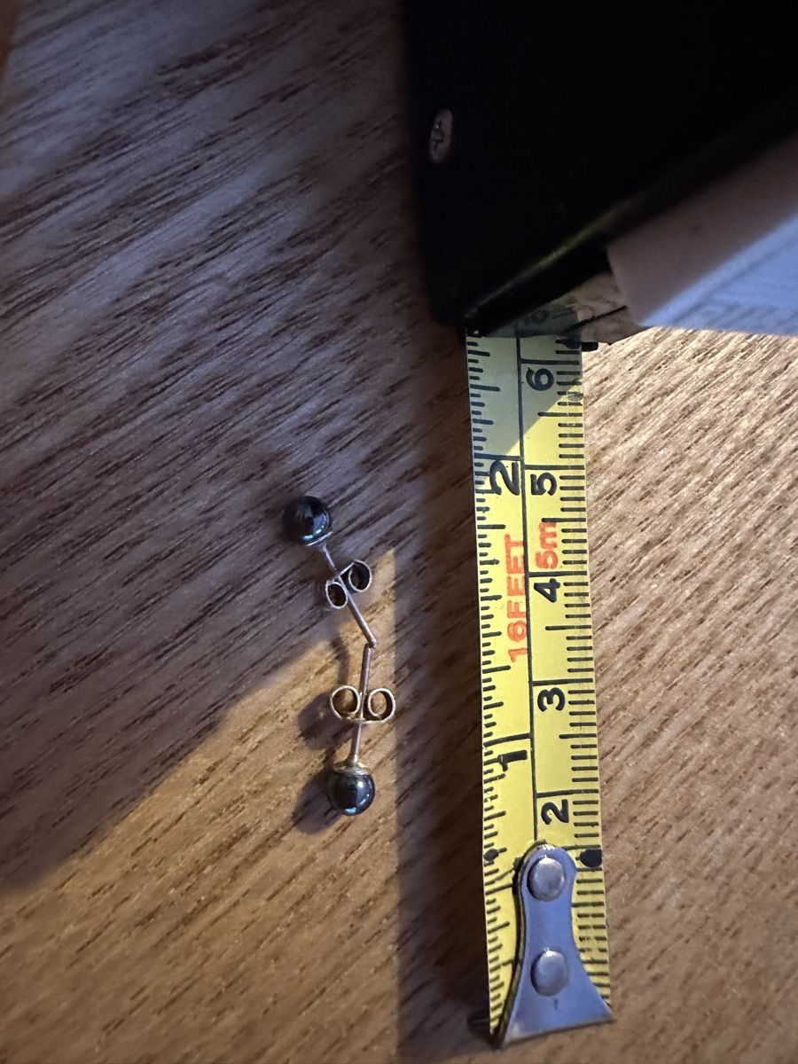 Orecchini pendenti & Orecchini a lobo: Mini Ohrstecker Hämatit Silber – Usato da Herbriggen venduto da Sehrazade 1