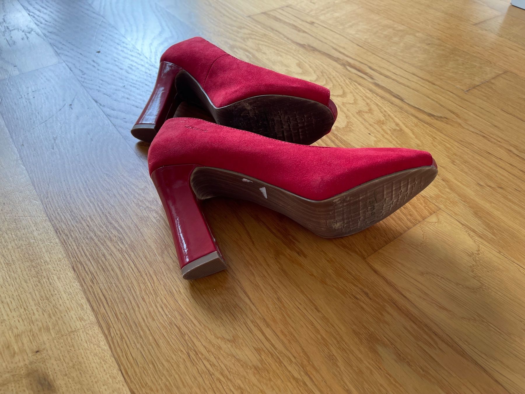 Tamaris Scarpe da donna: Tamaris Peeptoes, rot, Grösse 40 – Nuovo (secondo la descrizione) da Kreuzlingen venduto da shopaholicatheart_4 5