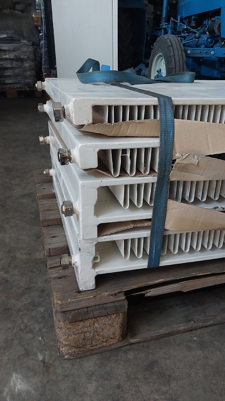 Radiatori: 2x Radiator, Heizkörper – Usato da Siblingen venduto da Bacherach2 3