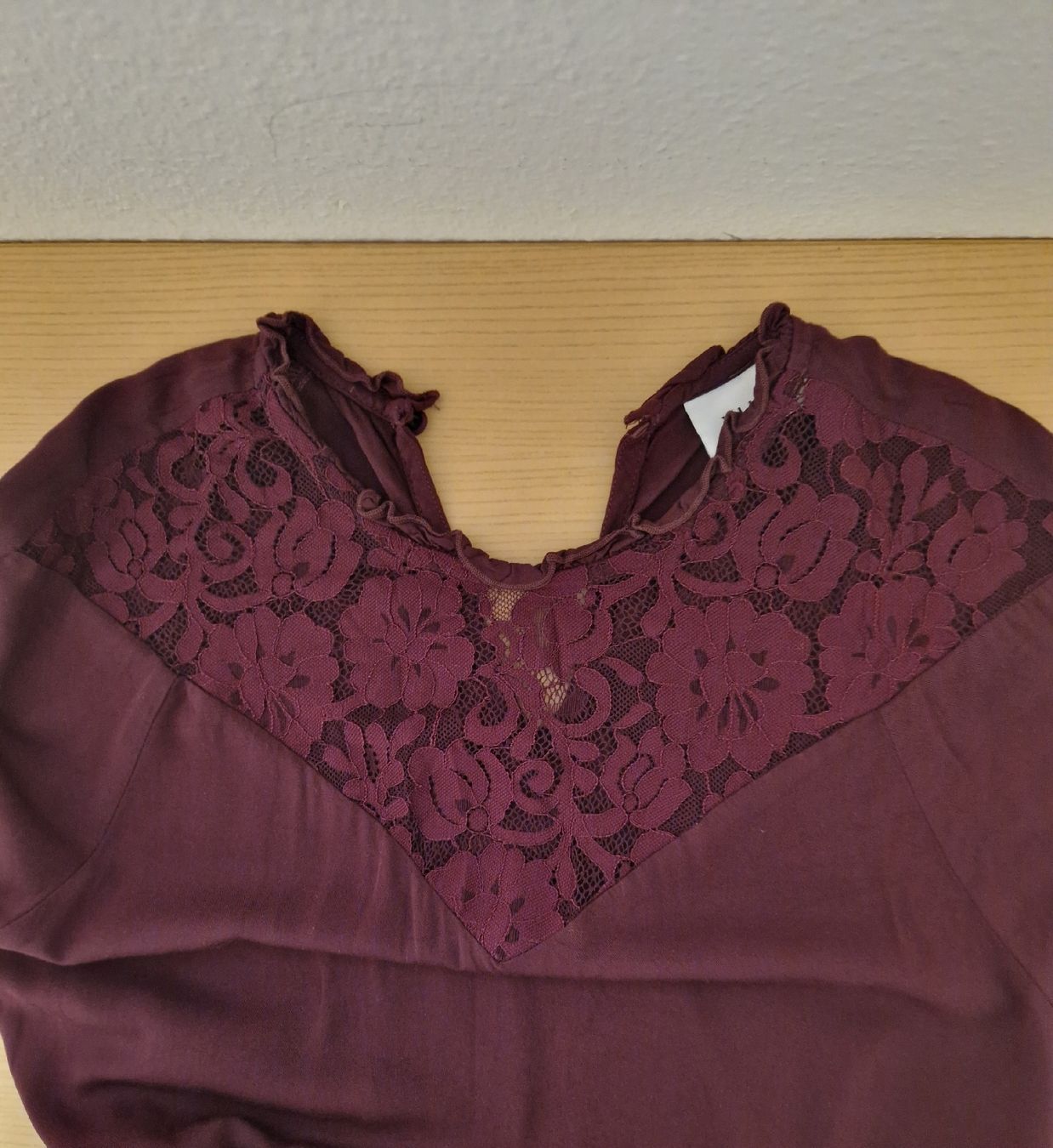 Vila Vestiti: Dunkelrotes Kleid mit Spitze, Grösse 34 – Usato da Zürich venduto da SunFlower_14 2