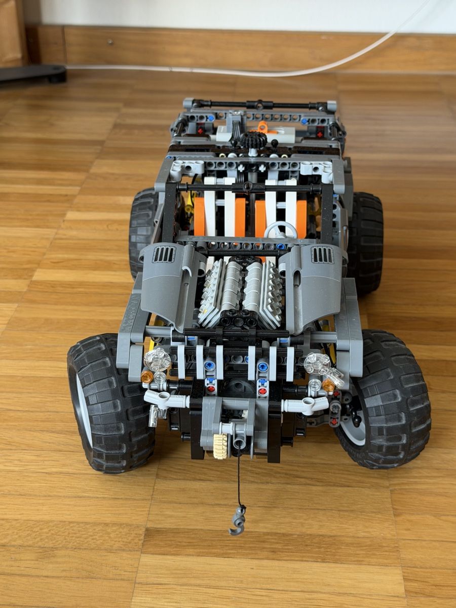 Lego Kit di costruzioni: LEGO Technic Set 8297 – Usato da Basel venduto da Biglex_bc 2