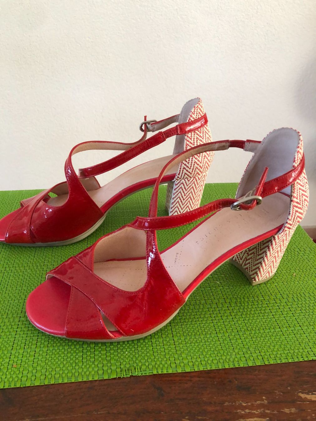 Scarpe da donna: Damenschuhe Grösse 40 – Usato da Freienstein venduto da ErnaS01