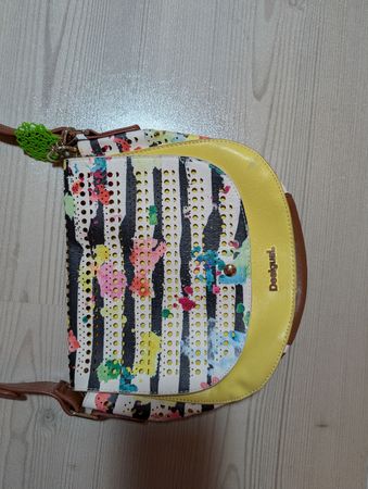 Sac Desigual bandoulière multicolore en parfait état, comme 