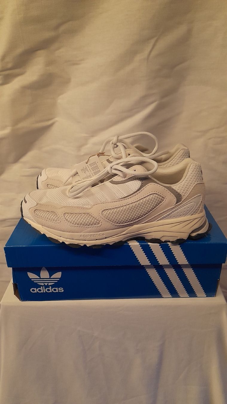 Adidas Scarpe da uomo: Adidas Shadowturf, Taille 40 2/3, Neuves ! – Nuovo e nell'imballaggio originale da st.gallen venduto da The_Rag_Picker.