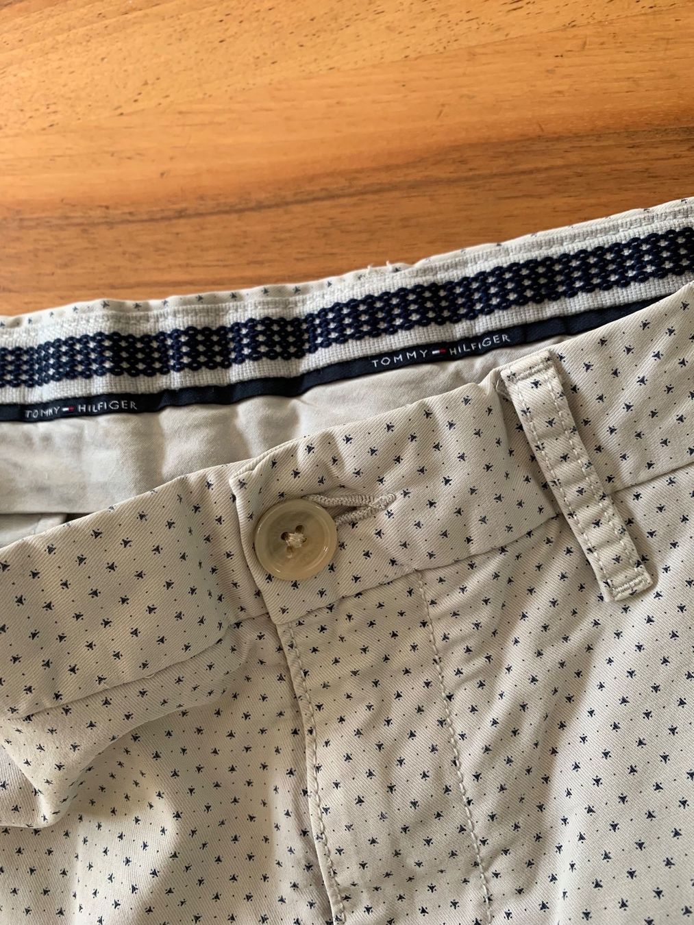 Tommy Hilfiger Pantaloni: TOMMY HILFIGER super Bermudas / Shorts Hose Gr. 31 – Nuovo (secondo la descrizione) da Meiringen venduto da Jackwashere 1