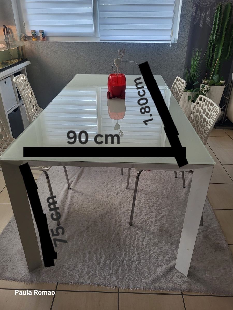 Tavoli: Table à manger/ Table de séjour – Usato da Crissier venduto da kel_7pbh