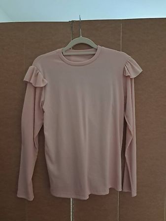 Rosa Langarmshirt mit Rüschen 