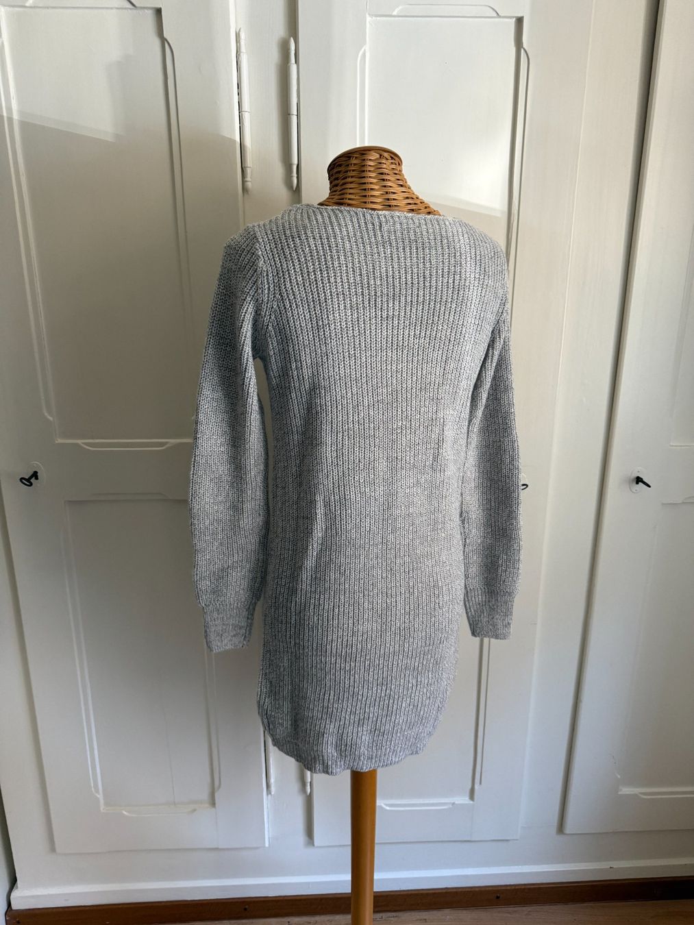 Tally Weijl Robes: Strickkleid hellgrau XS – D'occasion à Zürich par Diazaio 2