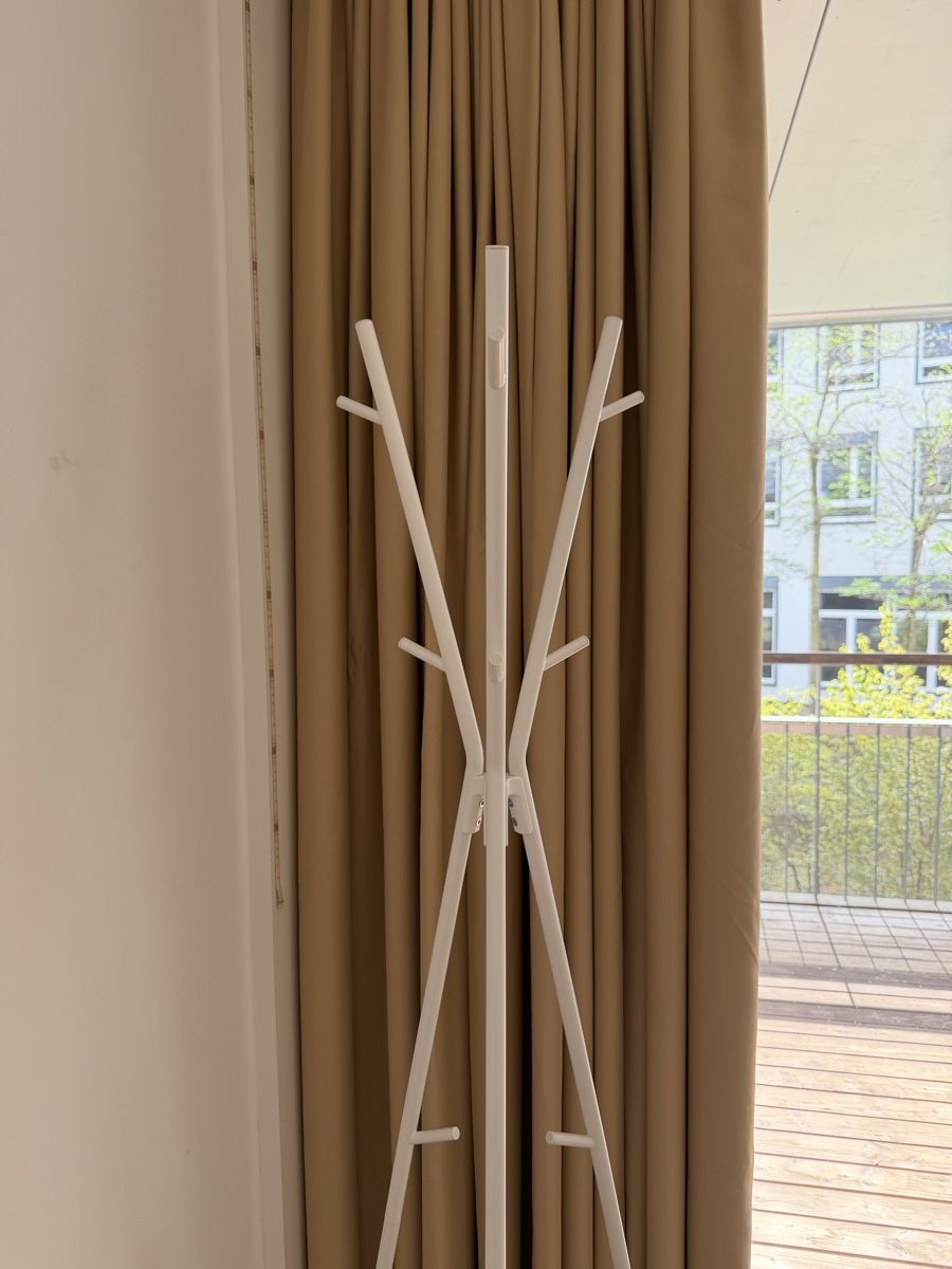 Ikea Porte manteau: IKEA Garderobenständer  – D'occasion à Zürich par han_57v2