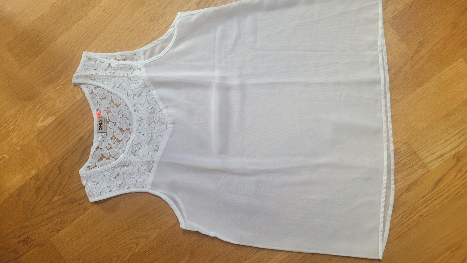 Only Top: Top weiss von ONLY, Grösse 40 – Nuovo (secondo la descrizione) da Neschwil venduto da flower_69