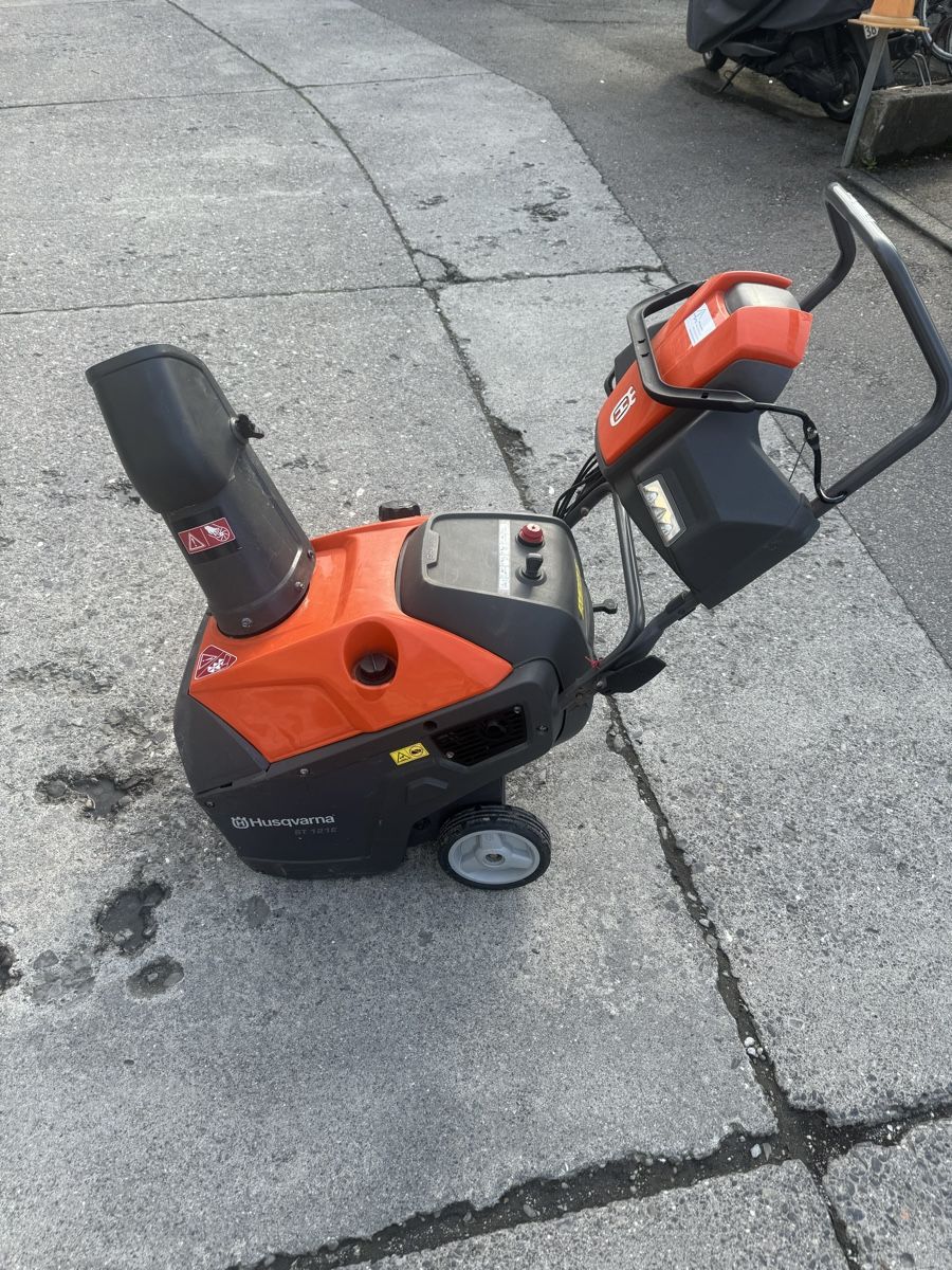 Husqvarna Schneeräumung: Husquva – Gebraucht aus Wauwil von chiraluna 1