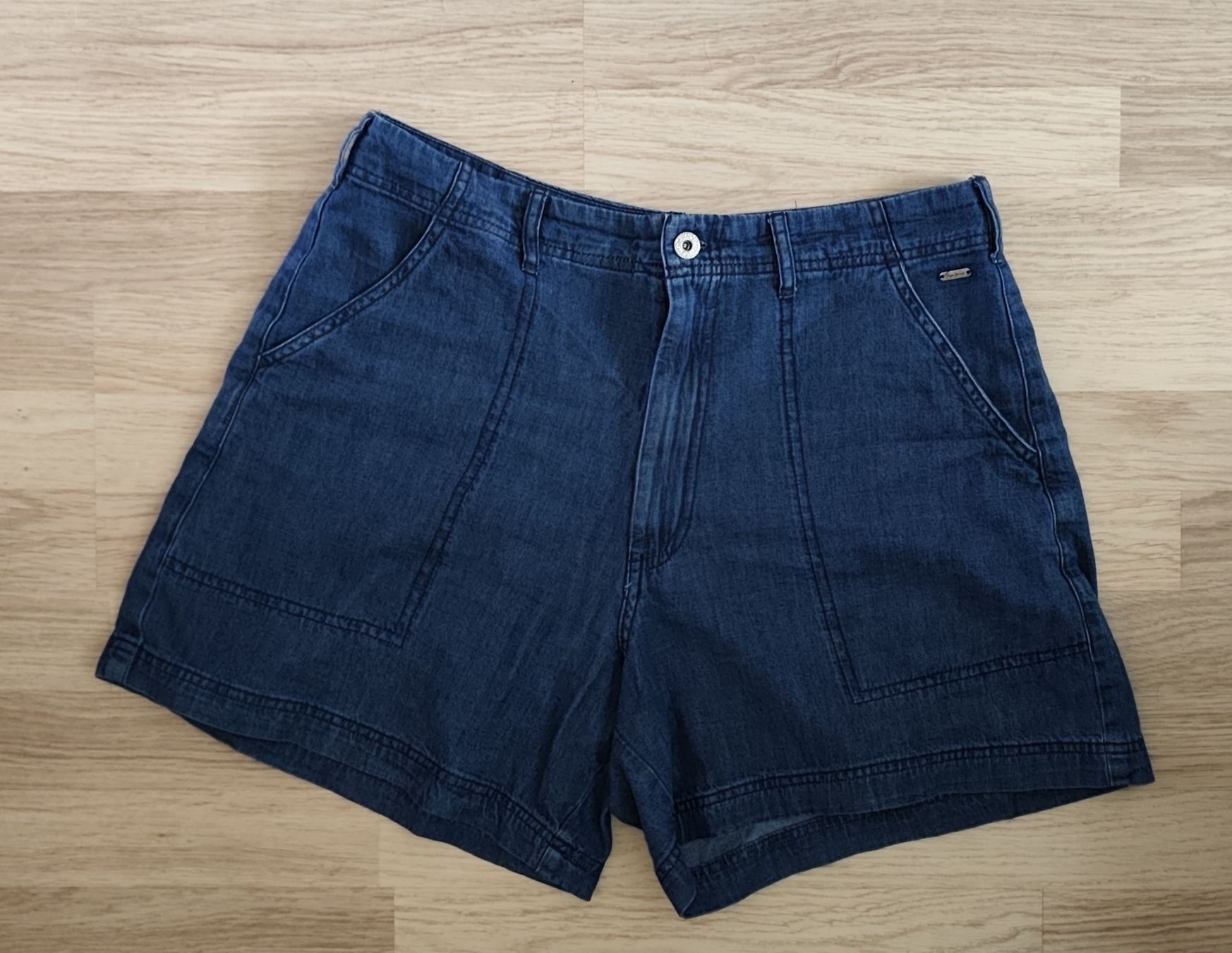 Pepe Jeans Jeans: Pepe jeans Short 31 – Neuf (Voir description) à Martigny par Seuph02