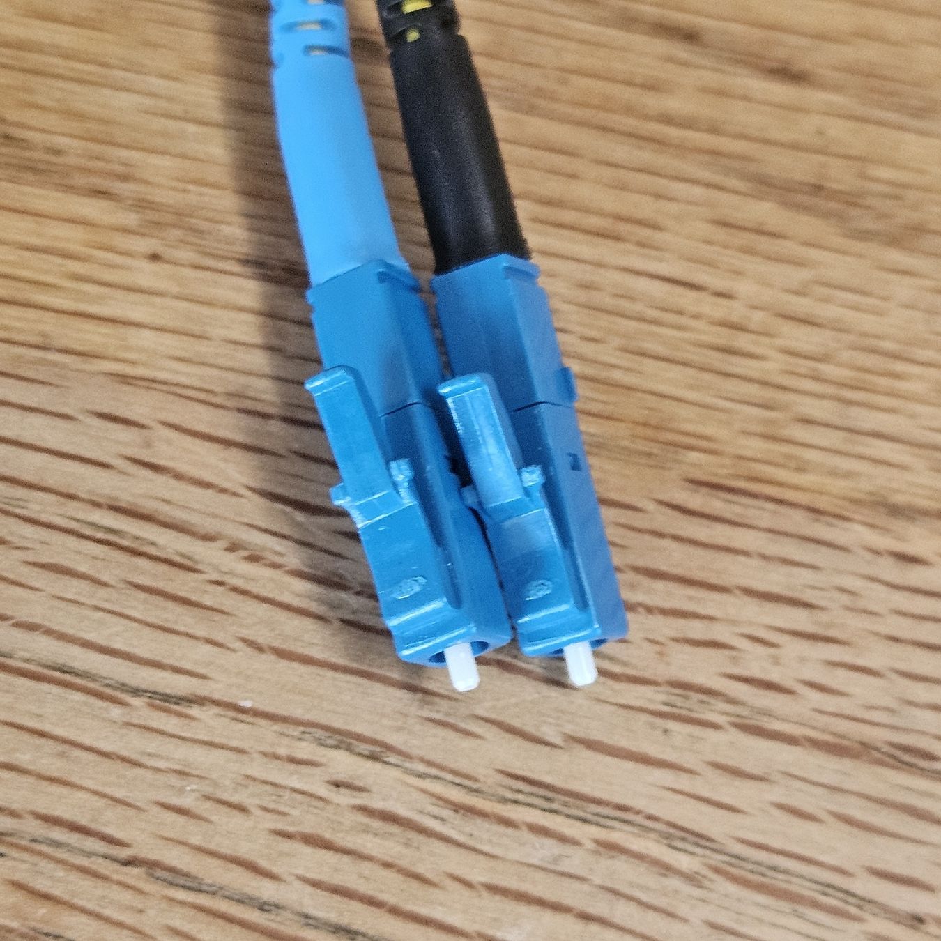 Cavi: Glasfaserkabel LWL-Patchkabel Simplex LC/APC - LC/UPC 10m – Usato da Wettingen venduto da Christianv 6