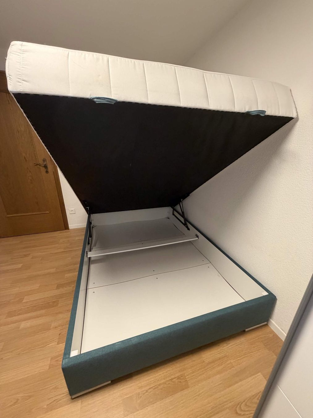 Betten: Bett – Gebraucht aus Wollerau von nic_bp99 2