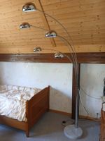 Sehr stabile und helle Stehlampe