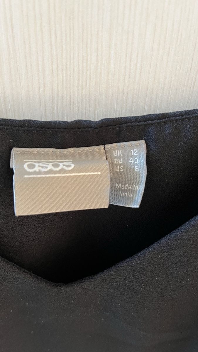 Asos Top: Top schwarz V-Ausschnitt – Usato da Zürich venduto da vhaav1510 3