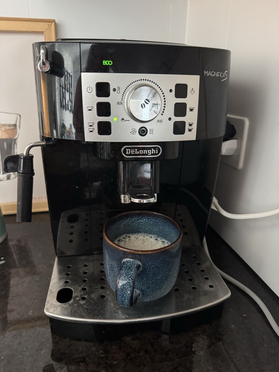 De'Longhi Kaffeemaschinen & Espressomaschinen: De Longhi Magnifica S – Gebraucht aus Zürich von cme_w7xd