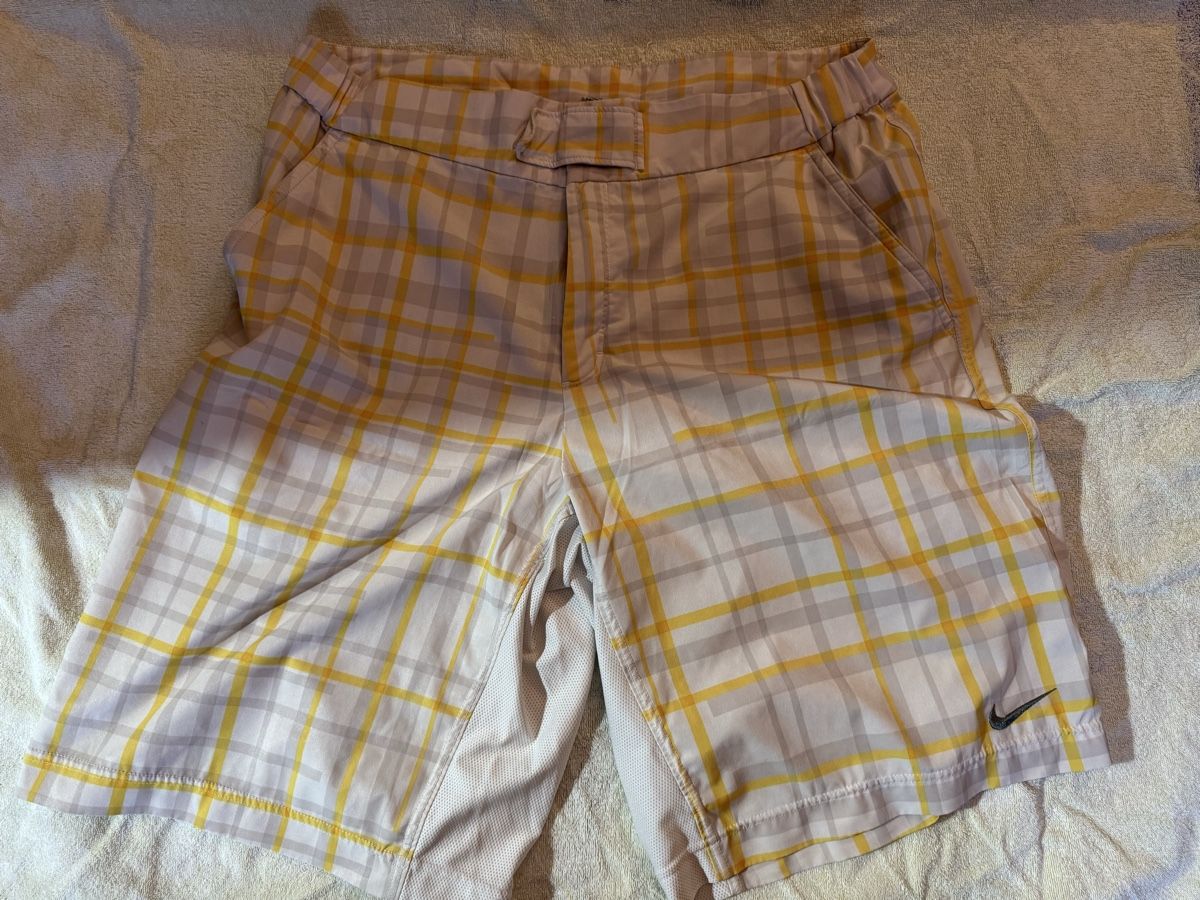 Pantaloni: Tennishose – Usato da Wettingen venduto da Chuljaa