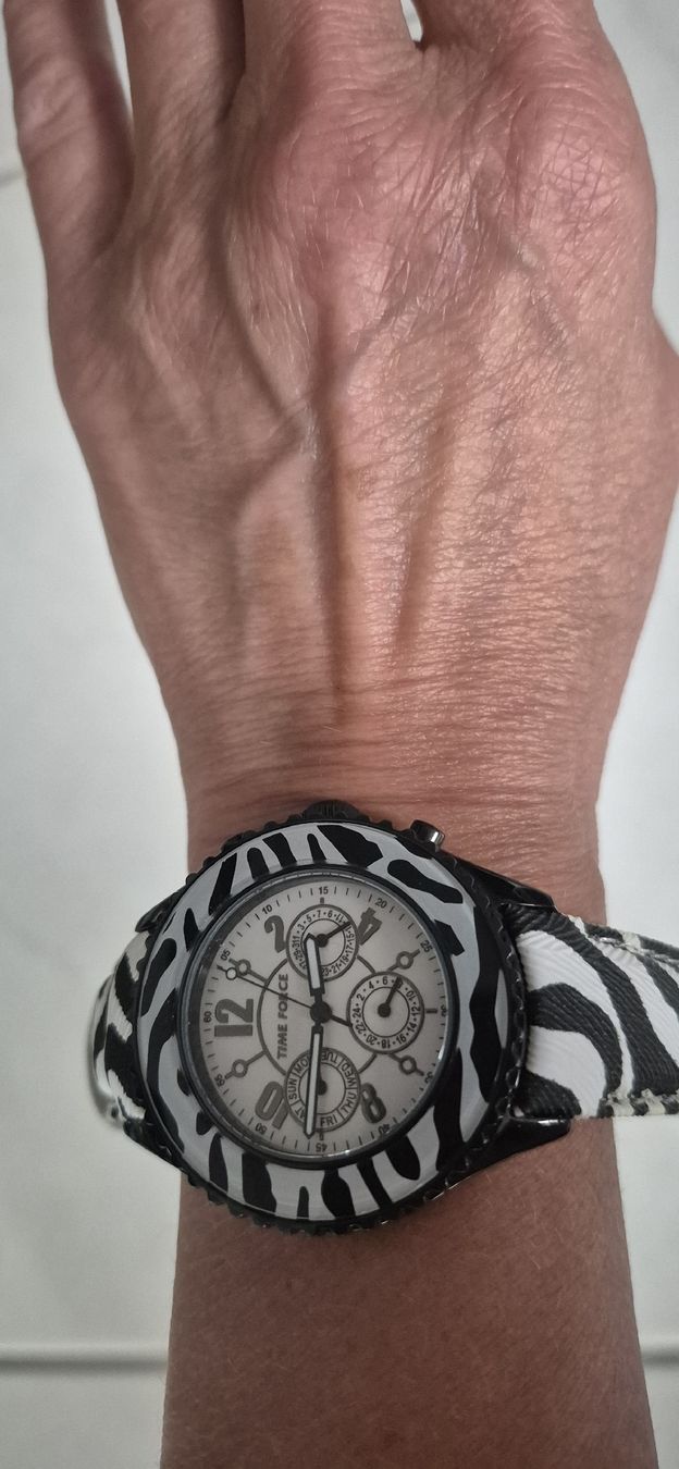 Uhren: Time Force Damen Uhr Collection Cristiano Ronaldo – Neu und originalverpackt aus Aesch BL von Moni1211 4