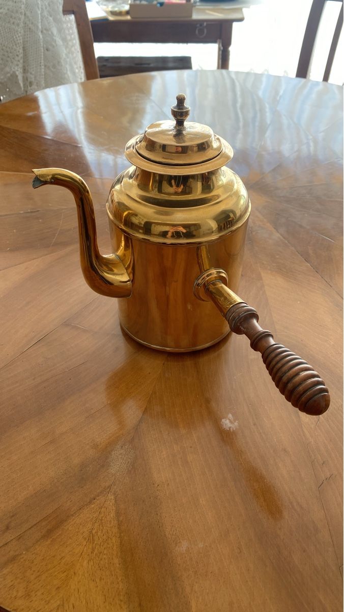 Teekannen: Antike Kanne aus Messing mit Stiel (wohl Kaffee oder Wasser) – Gebraucht aus Burgdorf von gre_2ftz