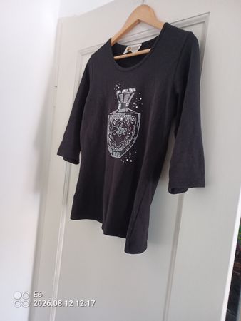 Schwarzes Kurzarmshirt mir Silbermuster