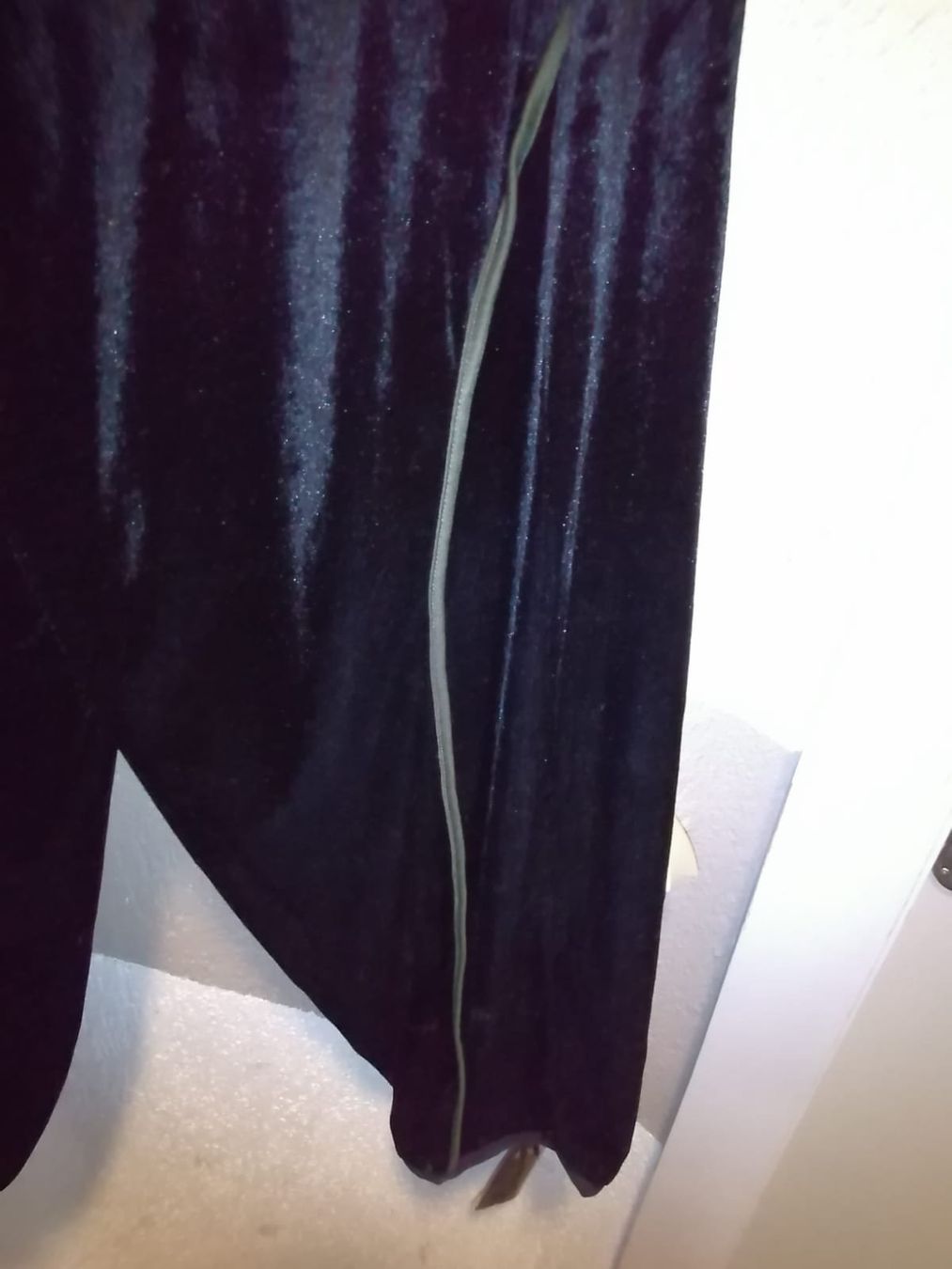 Negligees & Pigiami: Wunderschöner chinesischer Velours 2-Teiler – Nuovo (secondo la descrizione) da Corcelles-près-Payerne venduto da RxOne_Krs 5