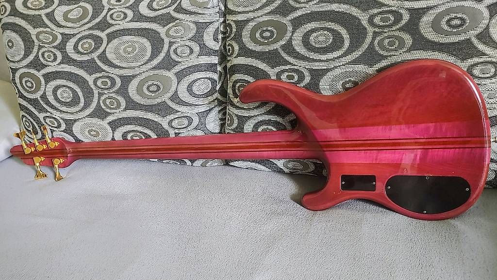 Strumenti musicali: Neuser Courage 5 Bass – Usato da Pratteln venduto da dado1972 2