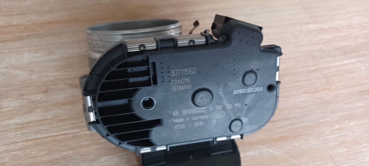 Ford Tutti pezzi di ricambio auto: Drosselklappe Ford – Nuovo e nell'imballaggio originale da Schwarzhäusern venduto da Mischuk 2