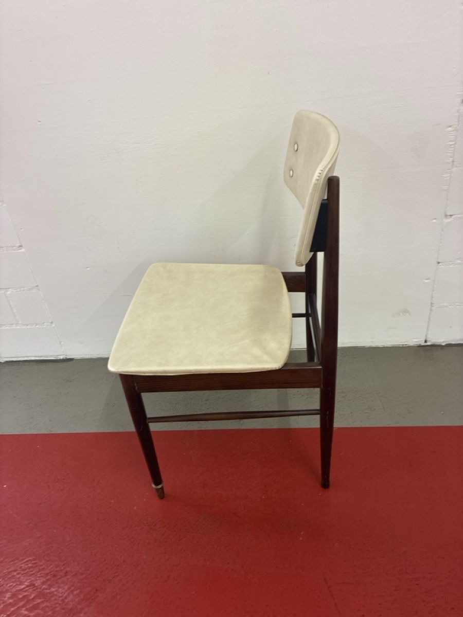 Sedie: Vintage Stuhl mit cremefarbenem Bezug, – Usato da Murgenthal venduto da casatualiq 2