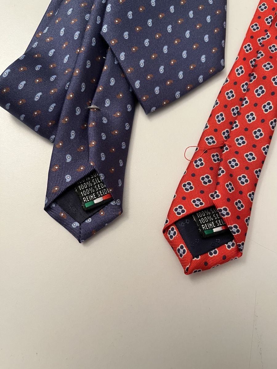 Altro abbigliamento per bambino: 2er Set Kinder Krawatten, Seide, Top Zustand! – Nuovo (secondo la descrizione) da Zürich venduto da Richard_En_Passant 1