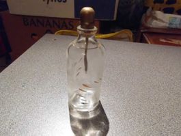 Parfumflasche Glas, weiss/goldige Verzierung