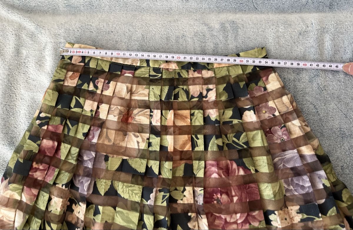 Zara Gonne: Zara Basic Floral Pleated Mini Skirt Size S – Nuovo (secondo la descrizione) da Gümligen venduto da caron__ 7