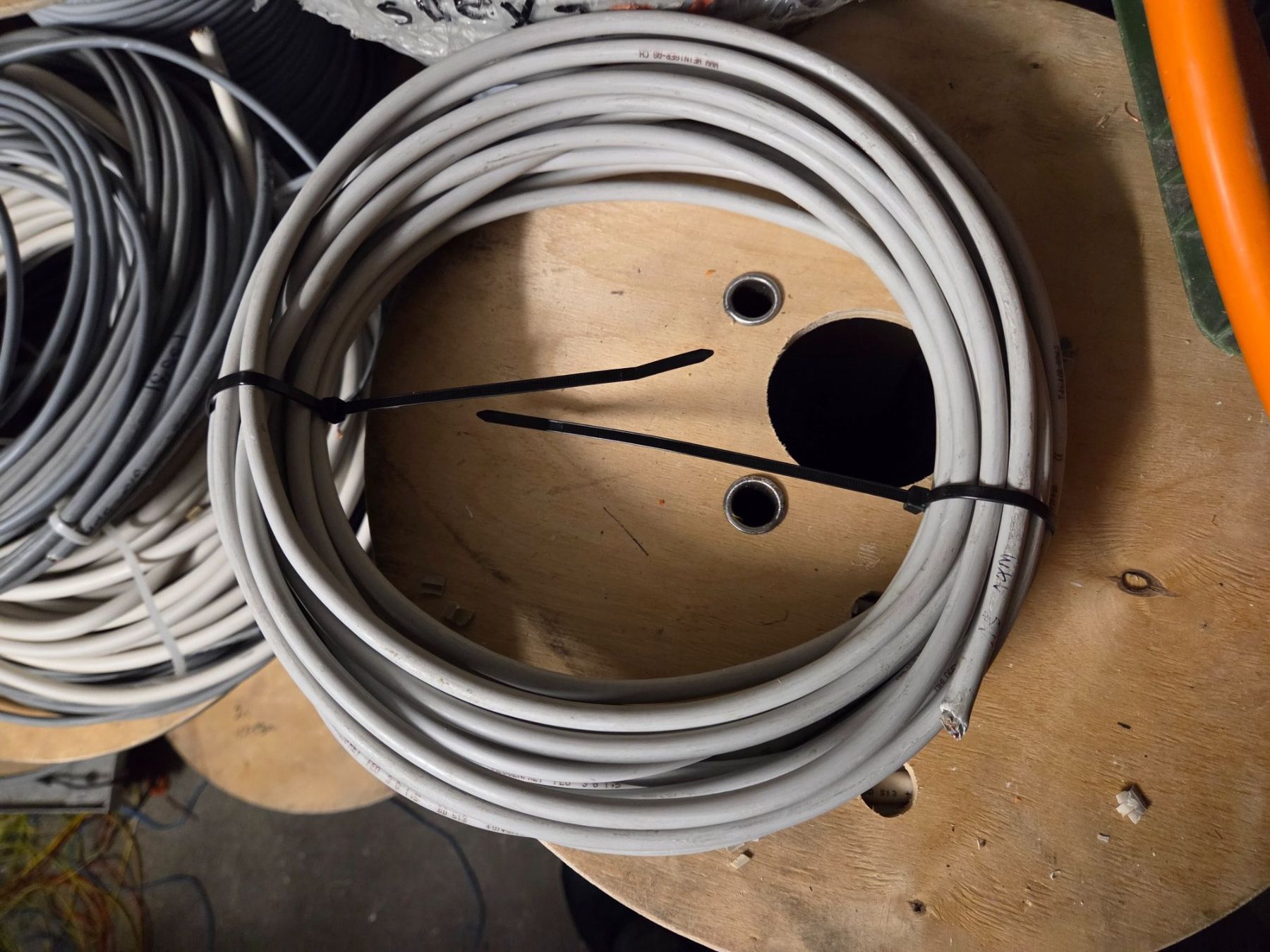Cavi: Kabel halogenfrei, TT 3G1.5 mm2 3x1.5  14m – Usato da Zürich venduto da eymen20