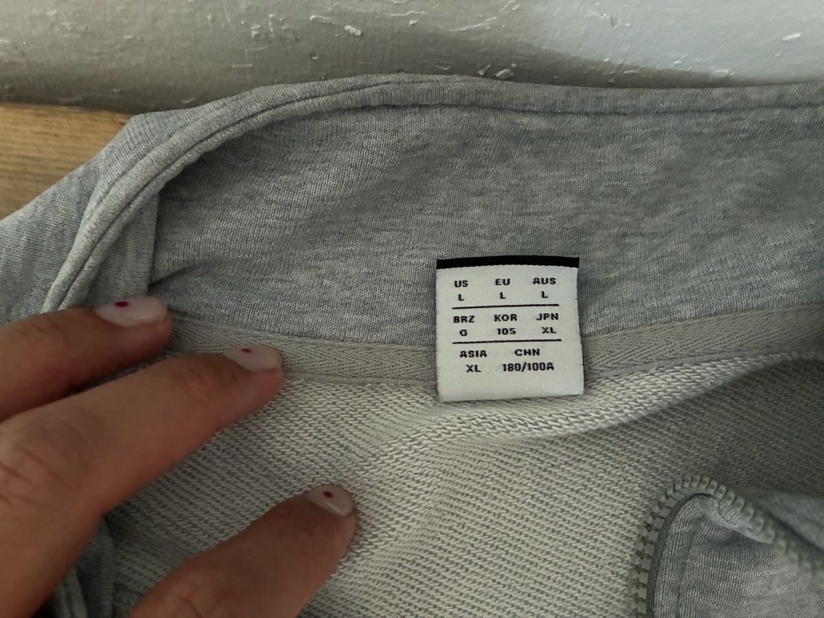New Balance Maglioni & Felpe: New Balance Pullover grau Grösse L guter Zustand – Usato da St. Gallen venduto da Joao_Serralheiro 2