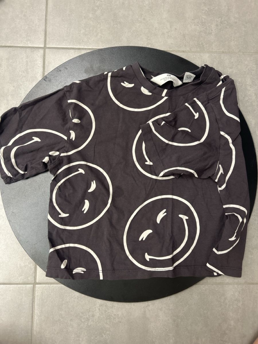 H&M Camicette, T-shirt & Top: T-shirt  – Nuovo (secondo la descrizione) da Lausanne venduto da non_ptb6