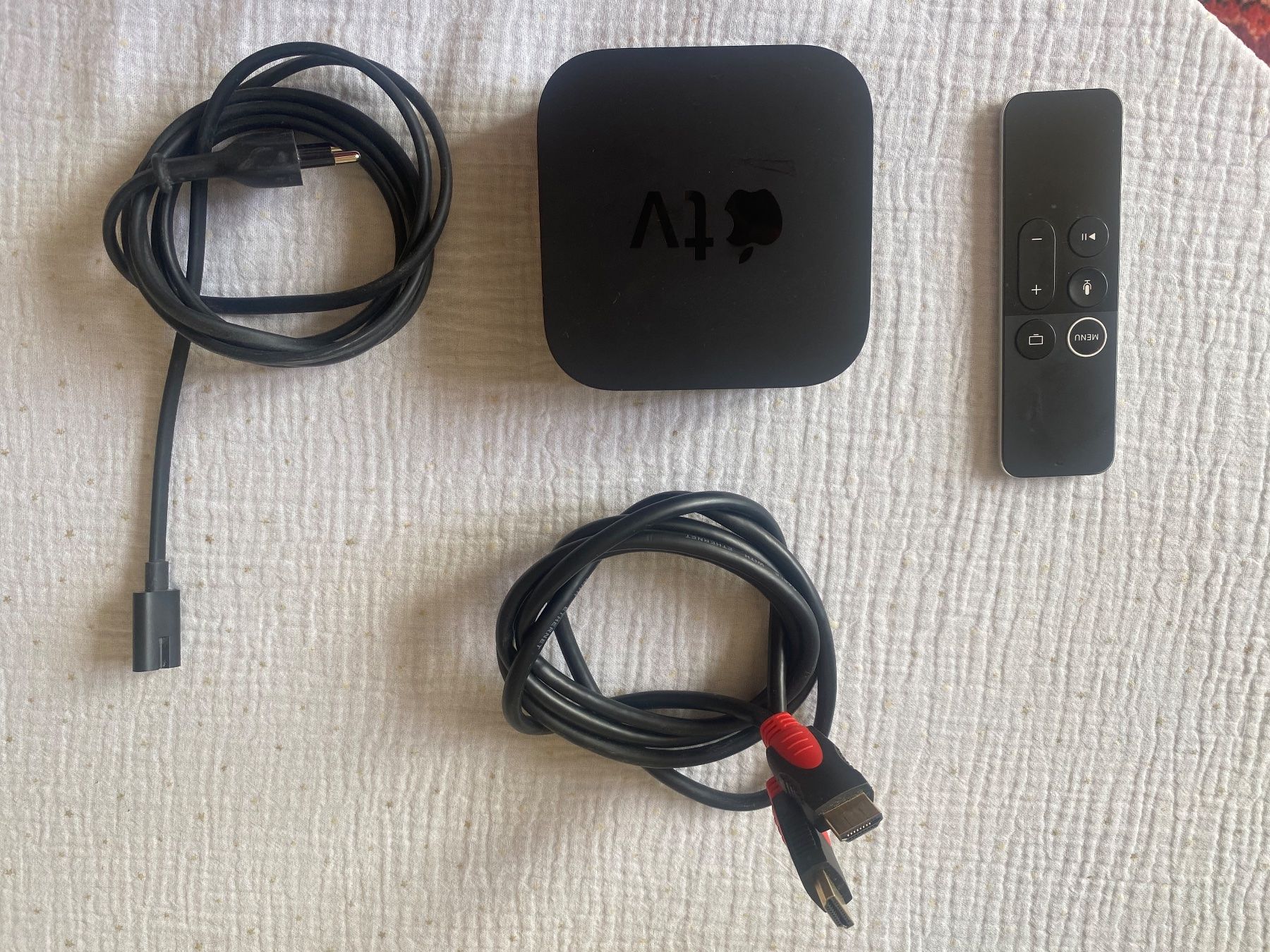 Apple Sistemi audio & multimediali: Apple TV avec télécommande – Usato da Corsier GE venduto da AnneLaure1246