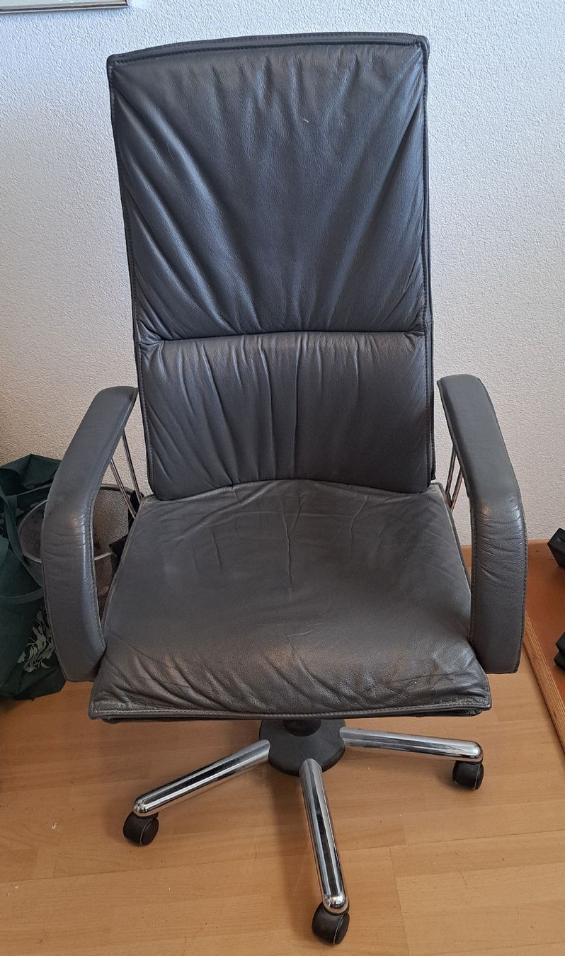 Sitag Sedie: Leder - Bürostuhl SITAG grau – Usato da Düdingen venduto da Ce68