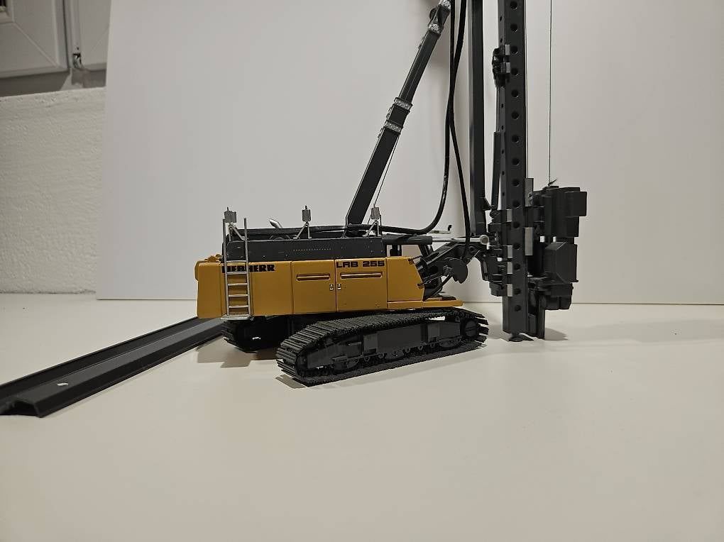 Liebherr Kit di modellismo & Modellini statici: Liebherr LRB 255 1:50 – Usato da Wittenbach venduto da r_e_d87p 2