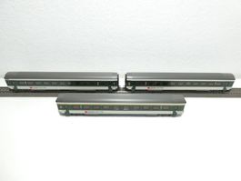 3 Märklin Personenwagen SBB 1. und 2. Kl. mit Fahrgästen H0