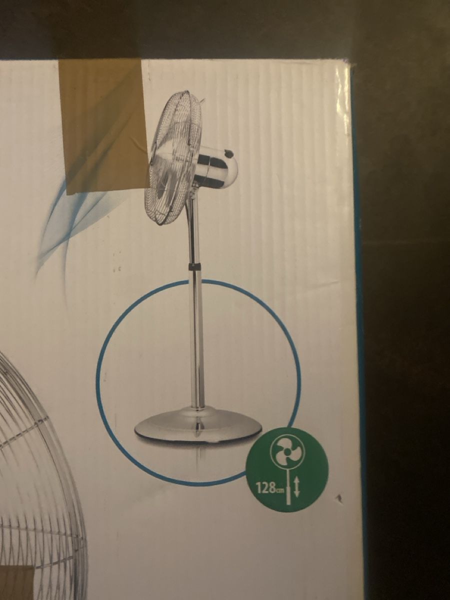 Ventilatori: Standventilator versilbert 40cm Durchmesser 128cm Höhe 50W n – Usato da Winterthur venduto da SinaMattheiss1 1