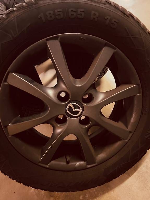 Mazda Pneus & Roues: Winterreifen mit Originalfelgen – D'occasion à Frauenfeld par ebr_cz8x 3