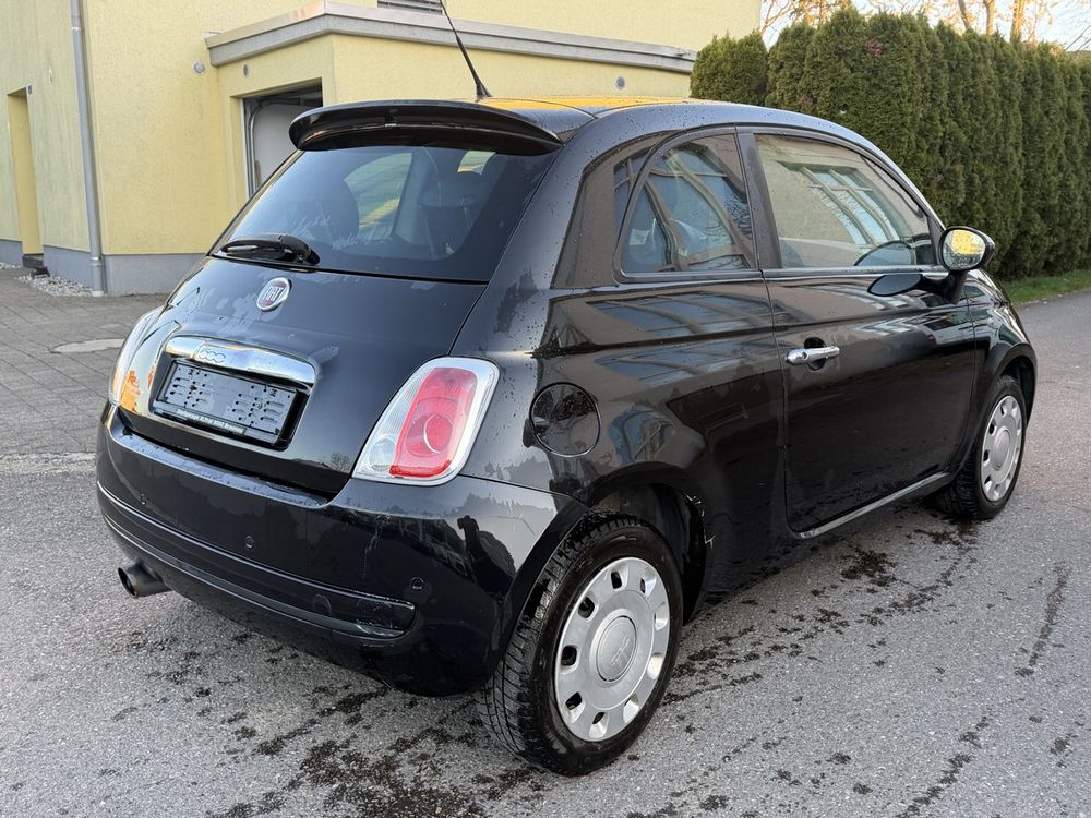 Spannende Fiat 500 Benzin Fotosnull