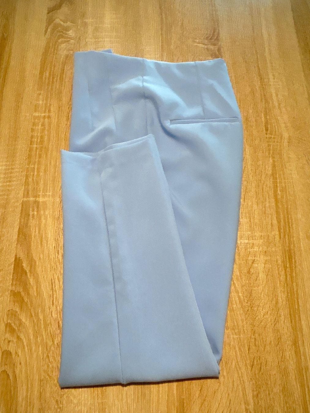 Pantalons: Stoffhose hellblau von Amisu Gr. 38 – D'occasion à Brunnen par Nala2929 2