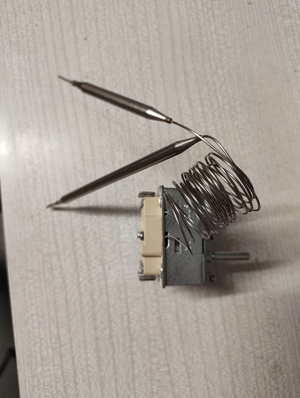 Interrupteurs: Thermostat 55.60022.010 STB 140°C – Neuf (Voir description) à Au SG par saurer-2DM 2