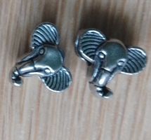 Charms Elefant 2 Stück Metallanhänger silberfarbig 1cm